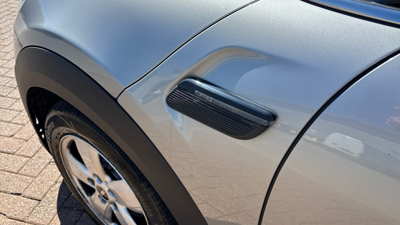 MINI Hatchback 1.5 Cooper Classic Premium 5dr Auto Petrol Hatchback